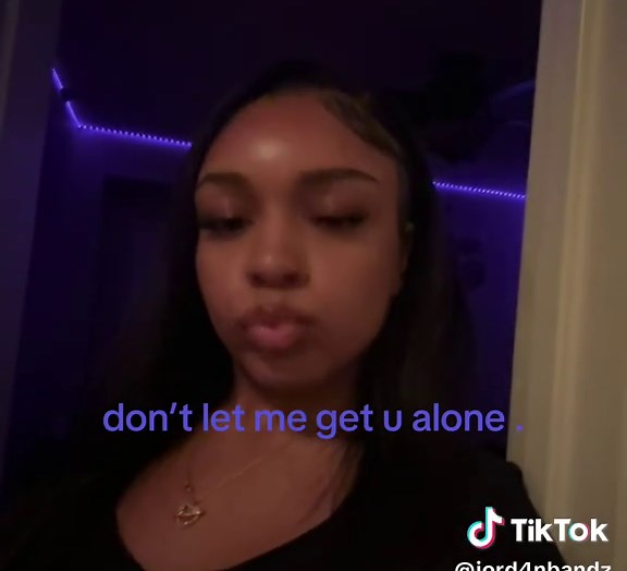 Understanding Body Language Signals in Relationships