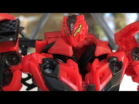 TRANSFORMERS STUDIO SERIES 02 STINGER REVIEW