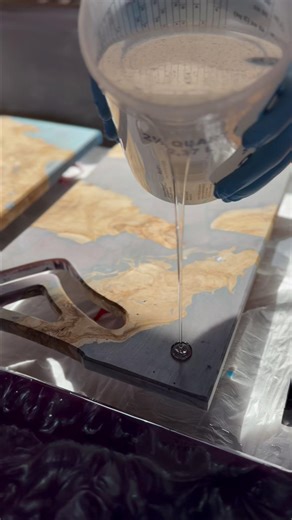 🤔 IS THERE REALLY A DIFFERENCE BETWEEN TABLE TOP EPOXY AND DESIGNER ART RESIN? 🤔 Not all epoxy is made for the same purpose. And yes — the difference is real. ✨ Table Top Epoxy is built for protection and gloss. It’s thicker, sets faster, and is perfect when you want a crystal-clear, durable topcoat that locks your design in place. 🎨 But for creative projects? That’s where Designer Art Resin shines. It’s thinner, gives you longer working time, and naturally creates cells and movement in your 