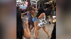 Woman's wig gets pulled off in Miami cat fight