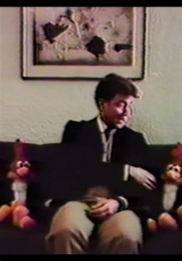 David Lynch introduces his boys 🥹 (1982?) #davidlynch #imisshim #thelegendhimself #longliveeraserhead
