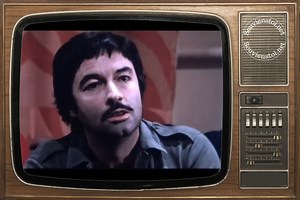Mesrine est un film français réalisé par André Génovès, sorti en 1984. Avec Nicolas Silberg, Caroline Aguilar, Gérard Sergue, Michel Poujade, Michel Beaune, Louis Arbessier... Synopsis Qui était Mesrine ? Que voulait-il ? Pourquoi tuait-il ? Les médias et la rumeur publique en firent un ennemi public N°1, un homme traqué qui donnait de drôles de rendez-vous aux journalistes et aux policiers… Ce film raconte la vie de celui qui fut le premier à s'échapper de la Santé, et qui, dénonçant les condit