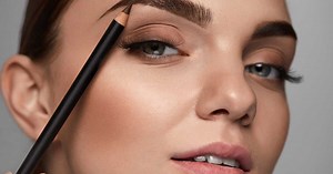 Sourcils fins : comment les densifier ? Une experte nous livre ses conseils