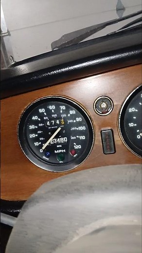 1977 Triumph Spitfire 1500, polished the dash #automobile #triumph #inline4