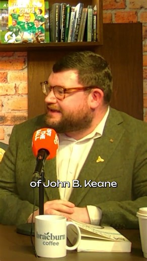 🗣️ 'He regarded pubs as a vital part of Irish life... that they were the social heart of the country!' Legendary sports writer Con Houlihan was synonymous with Irish pubs. Roy Curtis & Donal Fallon examine the Irish pub and its place in Con Houlihan's psyche and writing. | 🍺 | Off The Ball