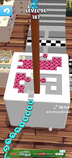 Navigate Levels in 3D Maze Game Featuring Obstacles