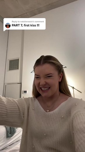 Memorable Kiss Story at a Romantic Date Night | First Kiss Experience