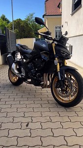 🇬🇧- Worlds first Motorcycle boots with different calf sizes to customize the Boots to your preference !! @frey_daytona Road Star GTX can be ordered in the usual boot sizes but now also in calf sizes ranging from XS to XL . 🇩🇪- Eine kleine Weltneuheit, die ersten Motorrad Stiefel von @frey_daytona mit anpassbarer Wadenbreite, von XS bis XL kann man sich die Wadenbreite zusätzlich zur Schuhgröße individuell anpassen. . #daytonaisleiwand #daytona #daytonaroadstargtx | 1000PS.at