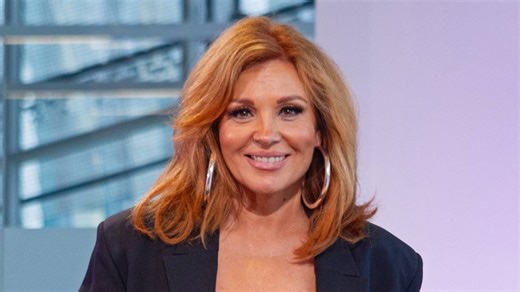 Videón, ahogy Liptai Claudia párás szemmel nézi Panka lánya produkcióját A Nagy Duettben