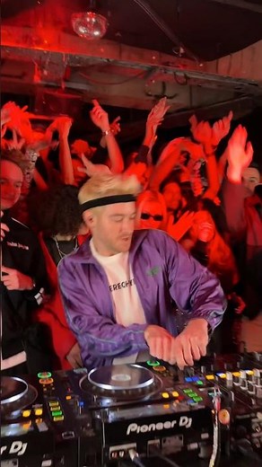 The BEST DJ intro ever?