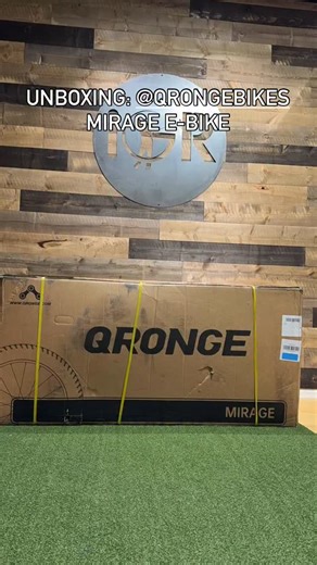 iGolfReviews on Instagram: "UNBOXING: @qrongebikes Mirage - Check out the newest e-bike that is foldable, lightweight, comes in 4 colors and is one of the best priced e-bikes you’ll find. FULL REVIEW COMING SOON #igolfreviews #golf #igolf #golfislife #golfreview #ebike #qronge #qrongebike"