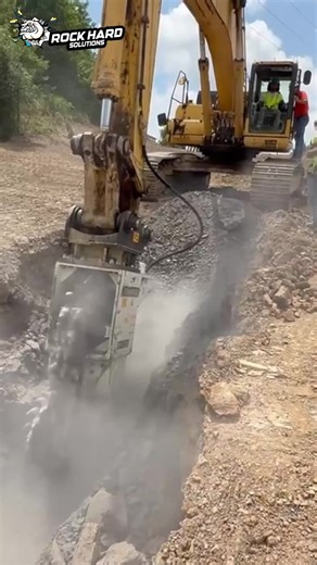 The Advantages of Drum Cutters Over Hydraulic Hammers