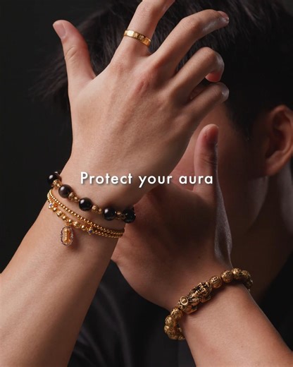 Carry a symbolic sense of security with you. Our traditional gold pieces are crafted with designs that quietly represent strength and stability | SK Jewellery