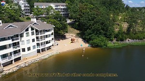 📲 FranCampbell.com/3552782 📍1481 Ledges Dr #923 #ledgescondos 👉 2 bedroom, 2 bathroom 👉 WALK-IN = NO STEPS 👉 Living room: natural light and breathtaking views of the lake. 👉 Kitchen: fully equipped with stainless steel appliances, granite countertops, and a breakfast bar for casual dining. 👉 Both bedrooms are well-appointed 👉 Bathrooms: updated with granite countertops and stainless sinks. Wake up to the serene sounds of the water lapping against the shore and enjoy your morning coffee o