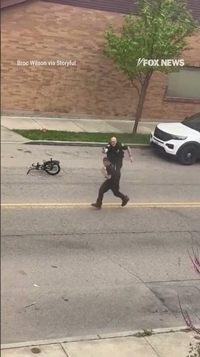 Police chase turns into BIZARRE FIGHT #foxnews #news #us #fox