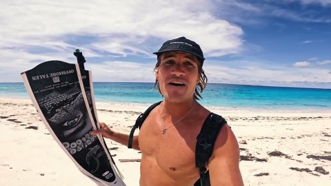 Solo survival escaping a deadly uninhabited island