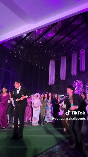 Congratulations Farahiyah & Ashraf - Wedding Flash Mob Video
