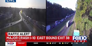 Multiple-vehicle crash blocks I-10 eastbound lanes in Baldwin County