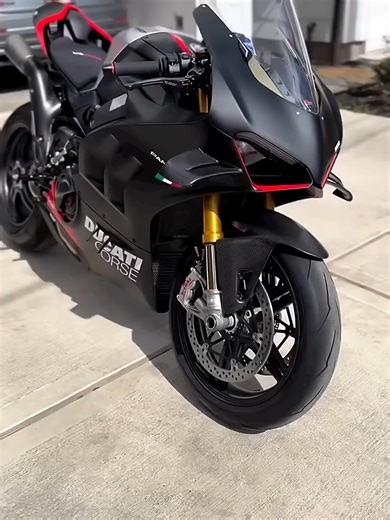 DUCATI PANIGALE V4 SP2 AKRAPOVIČ Exhaust Sound! #ducati #panigale #v4sp #shorts #2025 #moto #biker (
