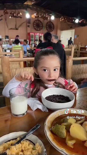 Protege tu estómago con Enterogermina y su triple acción