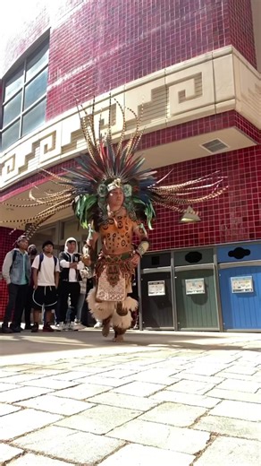 286K views · 7.5K reactions | Tutorial de vuelta en la danza mexica #aztec #danzazteca #nativeamerican #indigenous #seattlewa #performer #dancelife #dancer | El hijo de Quetzalcoatl | Facebook