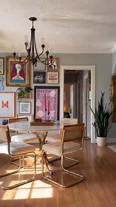 Une salle à manger décorée avec goût. 💐 🎥 @highboyla | ELLE Décoration