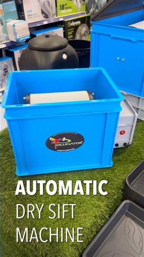 The Pollinator® P150 dry sift machine is the original automated dry sift extraction solution.