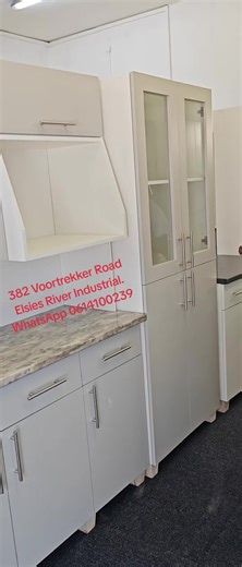 Stylish 3-Piece Kitchen Set with Wooden Legs