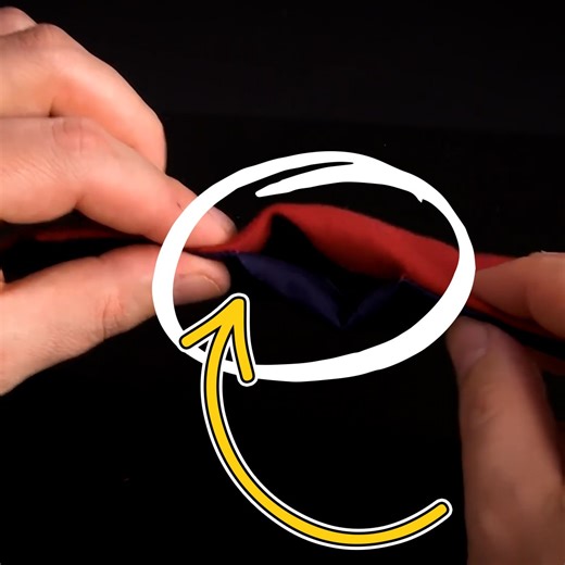 Il est parfait pour utiliser vos chutes de tissu ! Le Patron PDF est à télécharger sur le groupe Facebook de CoutureEnfant, dans l'onglet "Fichiers" | Couture Enfant