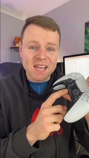 PS5 DuelSense Controller vs Xbox Series X Controller