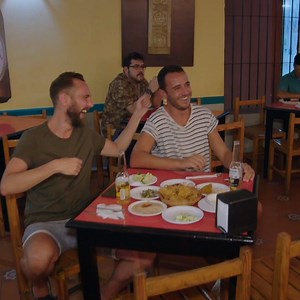 343K views · 3.1K reactions | Ondertussen in Mexico. Of was het nu Mexihiiicooo? Christophe en Nick leren elkaar beter kennen in een Mexicaanse bar.  | VTM | Facebook