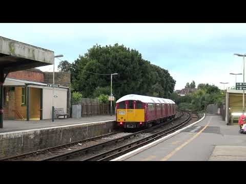 1938 Bakerloo Line LU - 483008 arrives and departs SANDOWN - Isle of Wight Railway