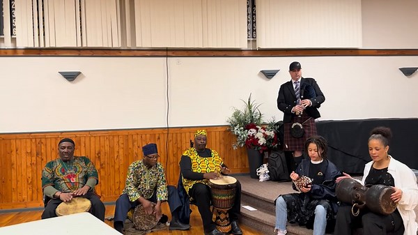 Duncan Johnstone hornpipe played on a Blair Digital Chanter accompanied by the wonderful Wajjo African Drummers and a couple local artists who joined in on the fun! #AlbertaBagpiper #WajjoAfricanDrummers #Bagpipes #Bagpiper #BagpiperForHire #AfroCelt #Fusion
