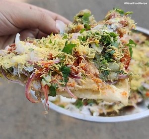804K views · 1.8K shares | Most Hygienic Chaat Wala | Aloo Pakwan Chaat at Navrang Saavji Chaat, Nagpur | Street Food Recipes | Facebook