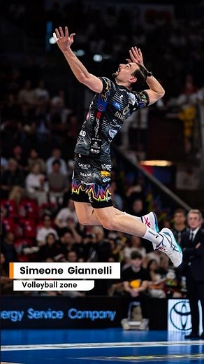 Simeone Giannelli Just Passed This With ONE Hand…
