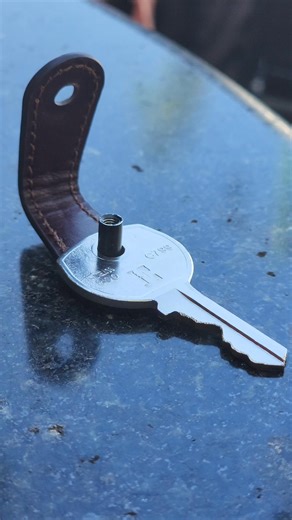 303K views · 2.1K reactions | Get rid of the clutter with KeySmart Mini  #keysmart #keysmartmini #minimalism #keyorganizer #keychain #amazonfinds #technews #LifeHack #essentials #assemble | KeySmart | Facebook