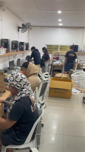 5.1K views · 20 reactions | A busy rainy Tuesday, keep dry and safe sisters!  Ongoing na po ang sorting ng ating last BKK Live Selling mga sis❤️‍殺 LIVE TAYO NGAYON SIS!!! DAMING SALEEEE #fypreelsシ゚viralシ | Empire Trends 풃풚 풌풍풔 | Facebook