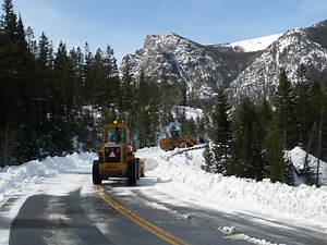 Crews work to clear Beartooth Highway by Memorial Day