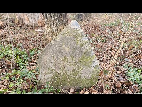 Old Graveyard : Old Abandoned House Exploration : Metal Detecting