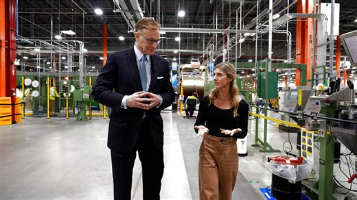 How Apple glassmaker Corning won a $6 billion AI infrastructure deal with Meta