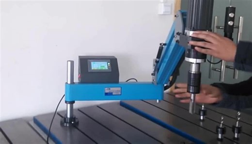 M2-M12 CE CNC電動タッピングマシンサーボモーター電動タッパードリルイージーアーム電動工具ねじ切り機チャック付き