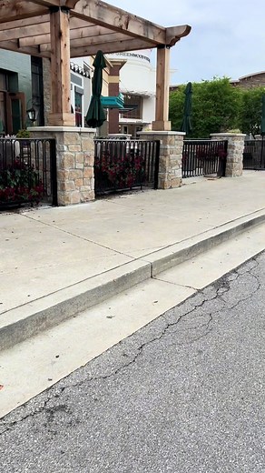 Live dj, great music, delicious food and drinks! Check them out and tell me what you think! 😍 #greenwoodmall #indy #indiana #greenwood #placestoeat #indyeats #fyp #indianapolis #mexicanfood #latinvibes #livedj #checkitout #greenwoodparkmall #verde #musttry