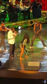Mr bow feat ziqo no show do Nelson Tivane a fazer sucesso com a música safadinha