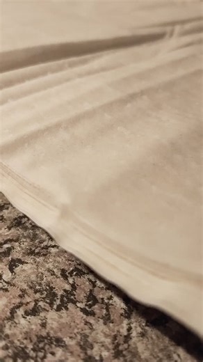 Why is filo pastry so unreasonably satisfying? 縷✨ It’s buttery,...