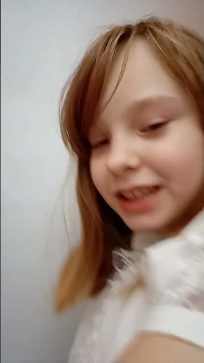 что делают девочки в туалете.😂😂😂😂😂