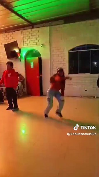 Videos de LIONF@BI MUSIC DANCE (@kebuenamusika) con “sonido original - LIONF@BI MUSIC DANCE”