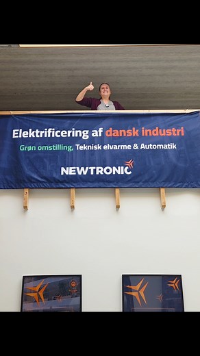 Når marketing endelig er ved at forstå, hvad vi laver hos Newtronic… 😅 ✅Elektrificering af dansk industri ✅Grøn omstilling ✅Teknisk elvarme & automatik Armbevægelserne er måske lidt overdrevede… Men budskabet er helt enkelt: Vores fokus er altid løsningen. 👉 Se videoen – og tag fat i os, hvis du står med en udfordring, der kræver en god teknisk løsning. #Newtronic #Elektrificering #GrønOmstilling #Elvarme #Automatik | Newtronic