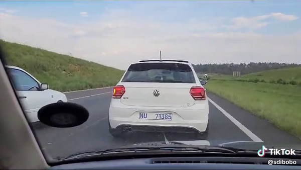 Jetta VR6 vs. Polo GTI Highway Showdown | Exciting Car Chase Escape Tips