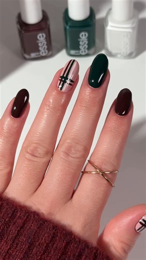 essie on Instagram: "Cozy plaid nails for cozy season 泥 Shades: Topless & Barefoot Odd Squad Off Tropic Blanc"