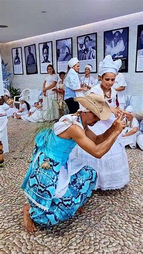 Recebemos neste Brasil milhares de etnias afro em um grande período de anos aqui em nossa terra e cada etnia trouxe suas particularidades entre elas os diversos caçadores e com eles cultos que para eles são imortais porque seus ancestrais não morreram como para os católicos. Para eles os seus ancestrais vivem em mundos paralelos que aprendemos a chamar de orum, aruanda, odula. E diversos outros nomes de acordo de sua descendência e origem. Por isso temos todos aprender que a casa do candomble e 